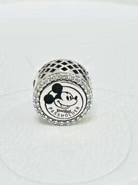 Pandora Disneyland Mickey Mouse Passholder Glamour CZ s925 ale